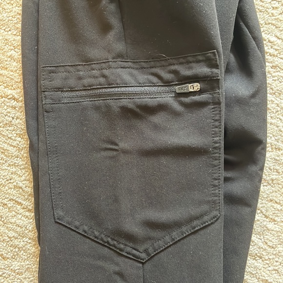 Figs: Zamora High Waisted Jogger Scrub Pants. Size XS Petite. Color: Black - Picture 2 of 5